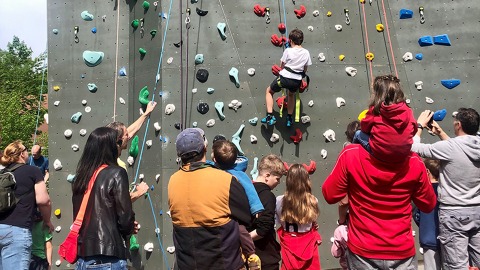 Schnuppern und Klettern am „Kids Buin“ in Wolfurt