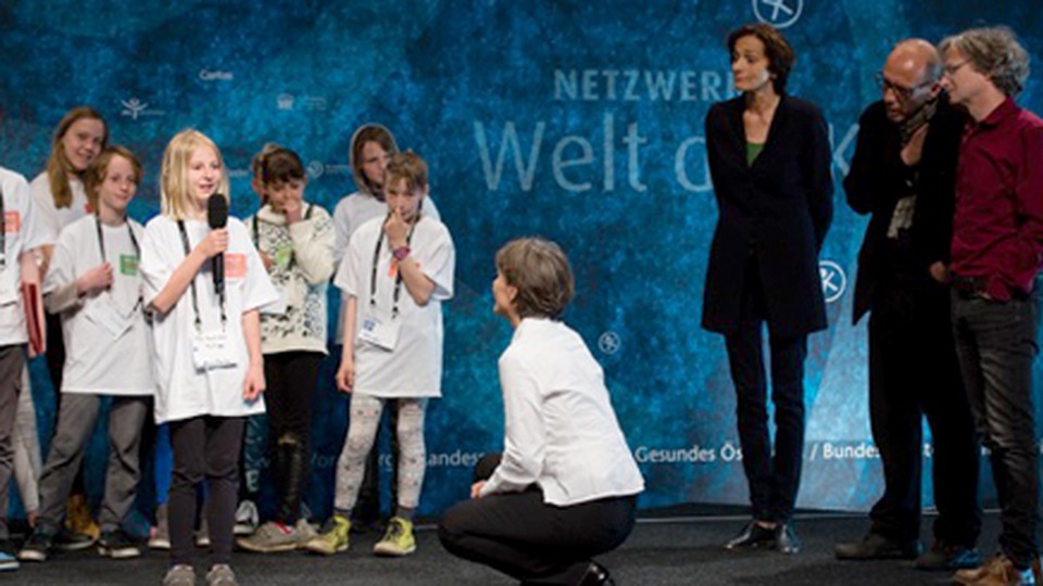 Kinder fordern Ehrlichkeit für eine friedliche Welt Kinder fordern Ehrlichkeit für eine friedliche Welt