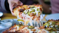 Spendenprojekt_Pizzaessen.jpg