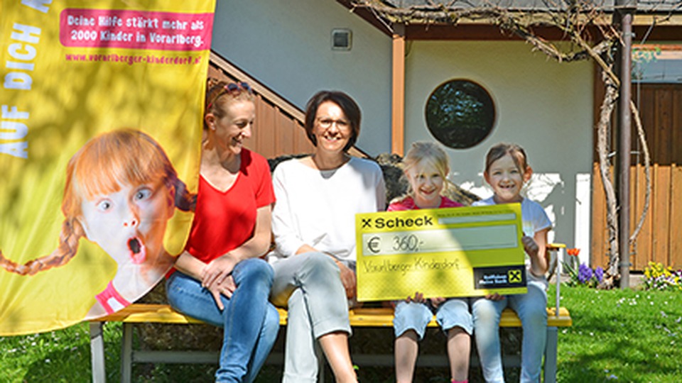 Verkleiden, tanzen, feiern … spenden Verkleiden, tanzen, feiern … spenden